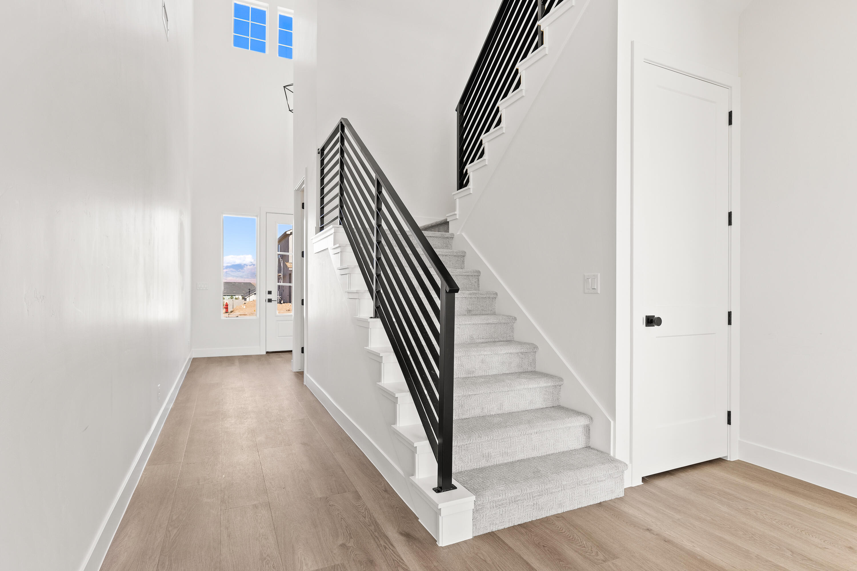 DESERT HORIZON - Residential