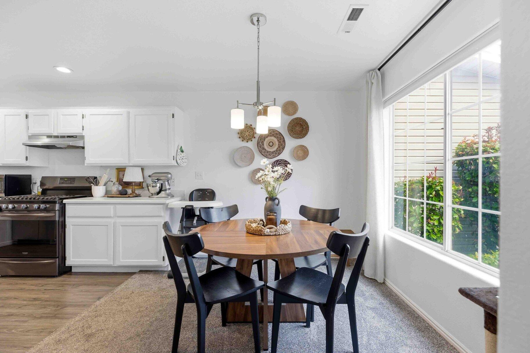 KNOLLWOOD TOWNHOMES - Residential