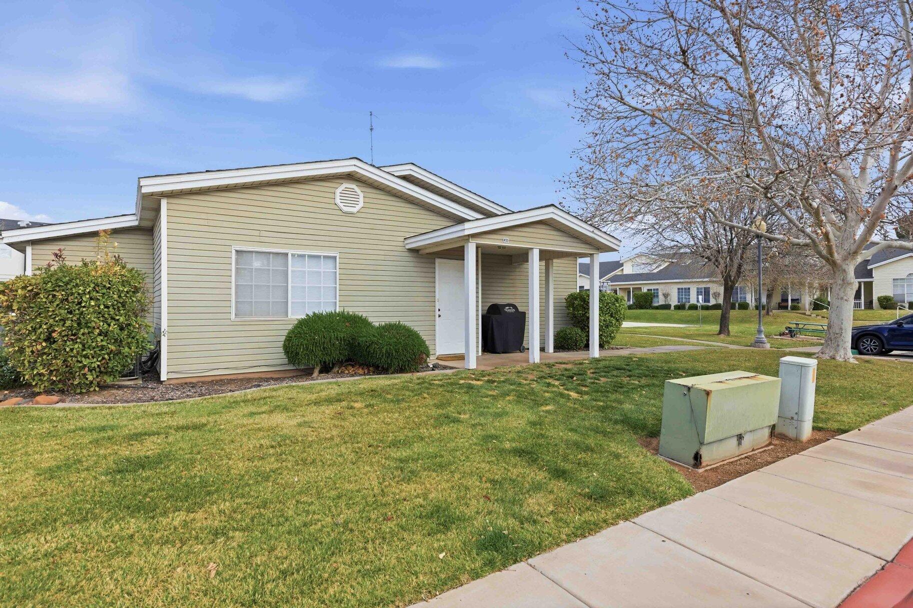 KNOLLWOOD TOWNHOMES - Residential