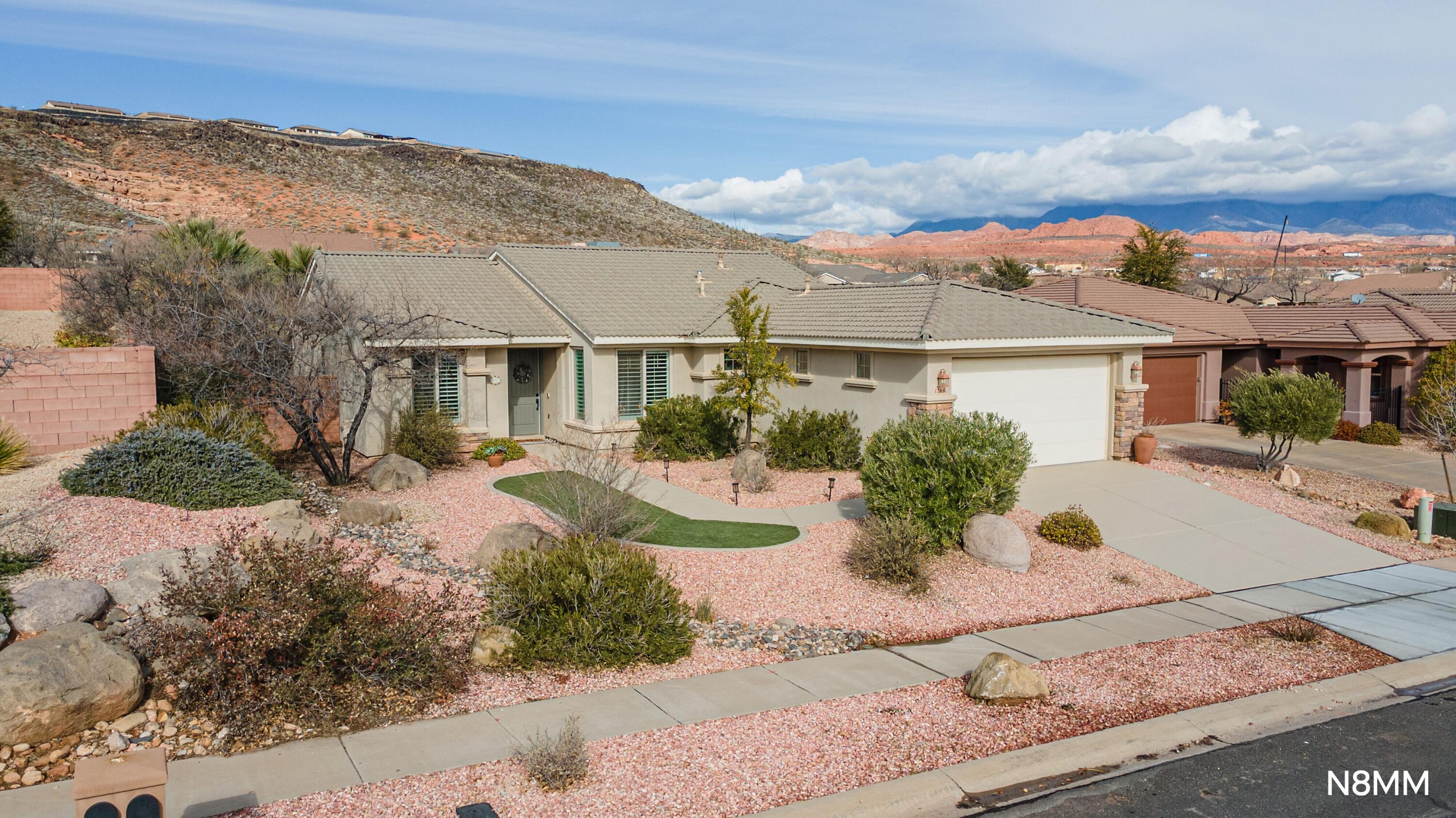 CORAL CANYON - Residential