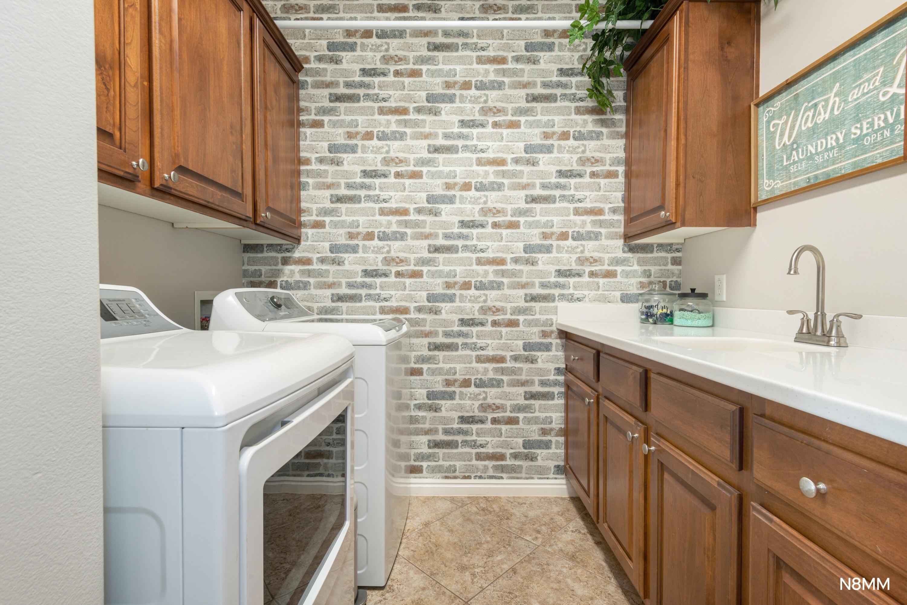 CORAL CANYON - Residential