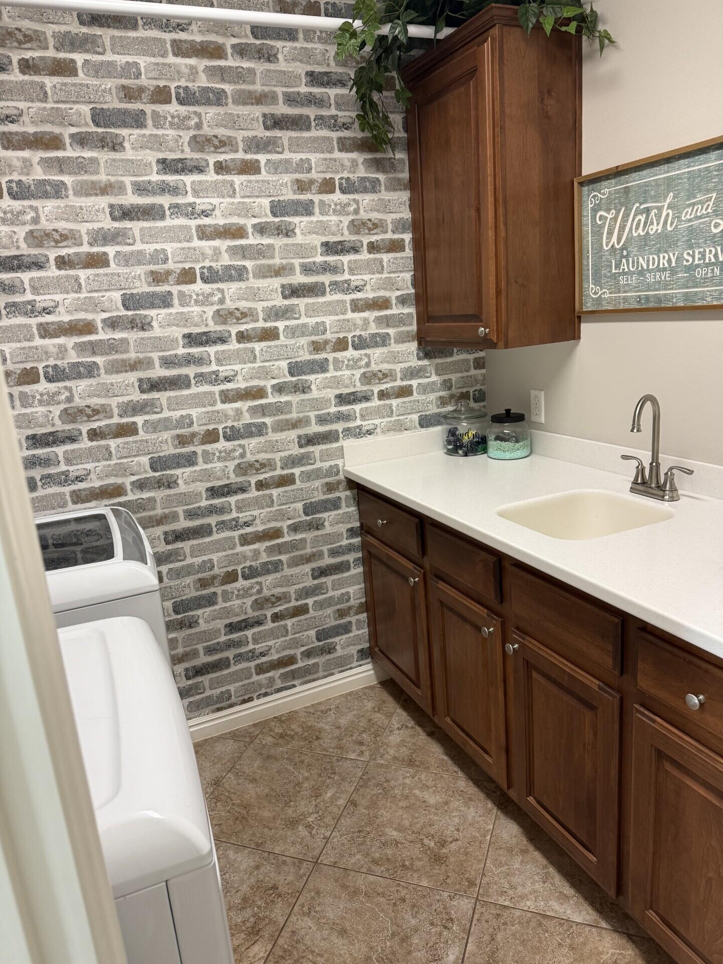 CORAL CANYON - Residential