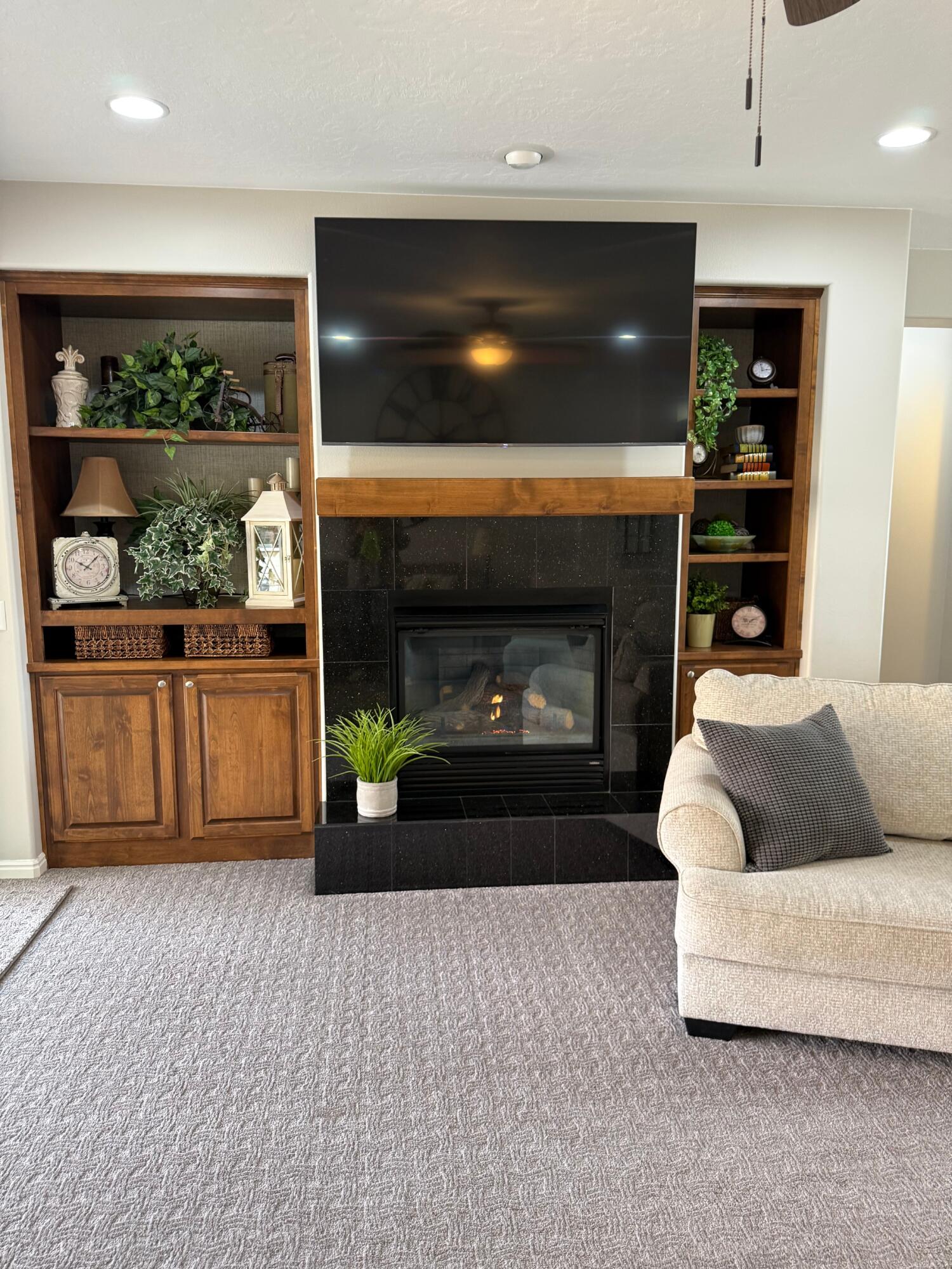 CORAL CANYON - Residential