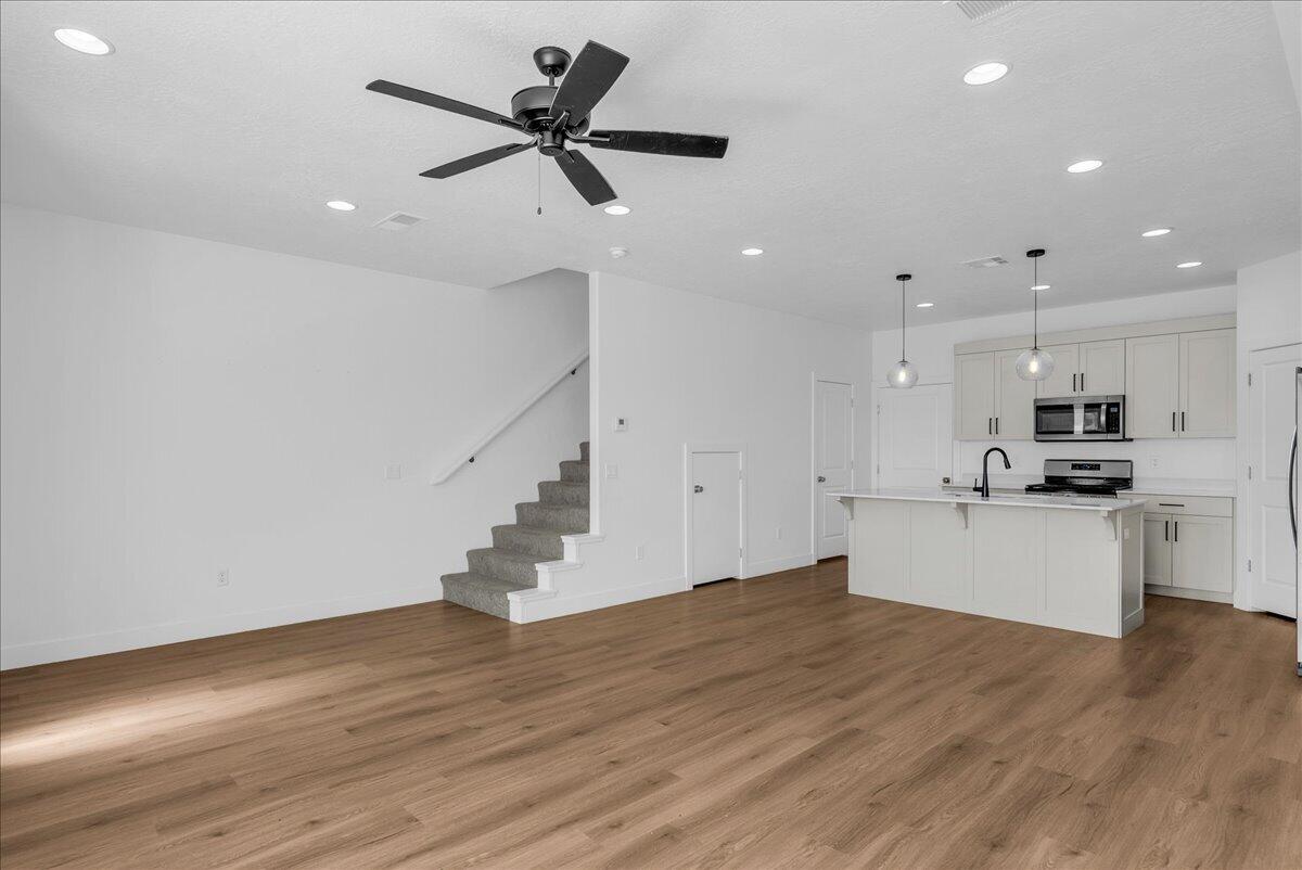 WOODLAND ESTATES TOWNHOMES - Residential