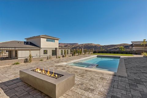 Tiny photo for 273 E 1050 N 21 #21, Hurricane, UT 84737 (MLS # 25-266255)