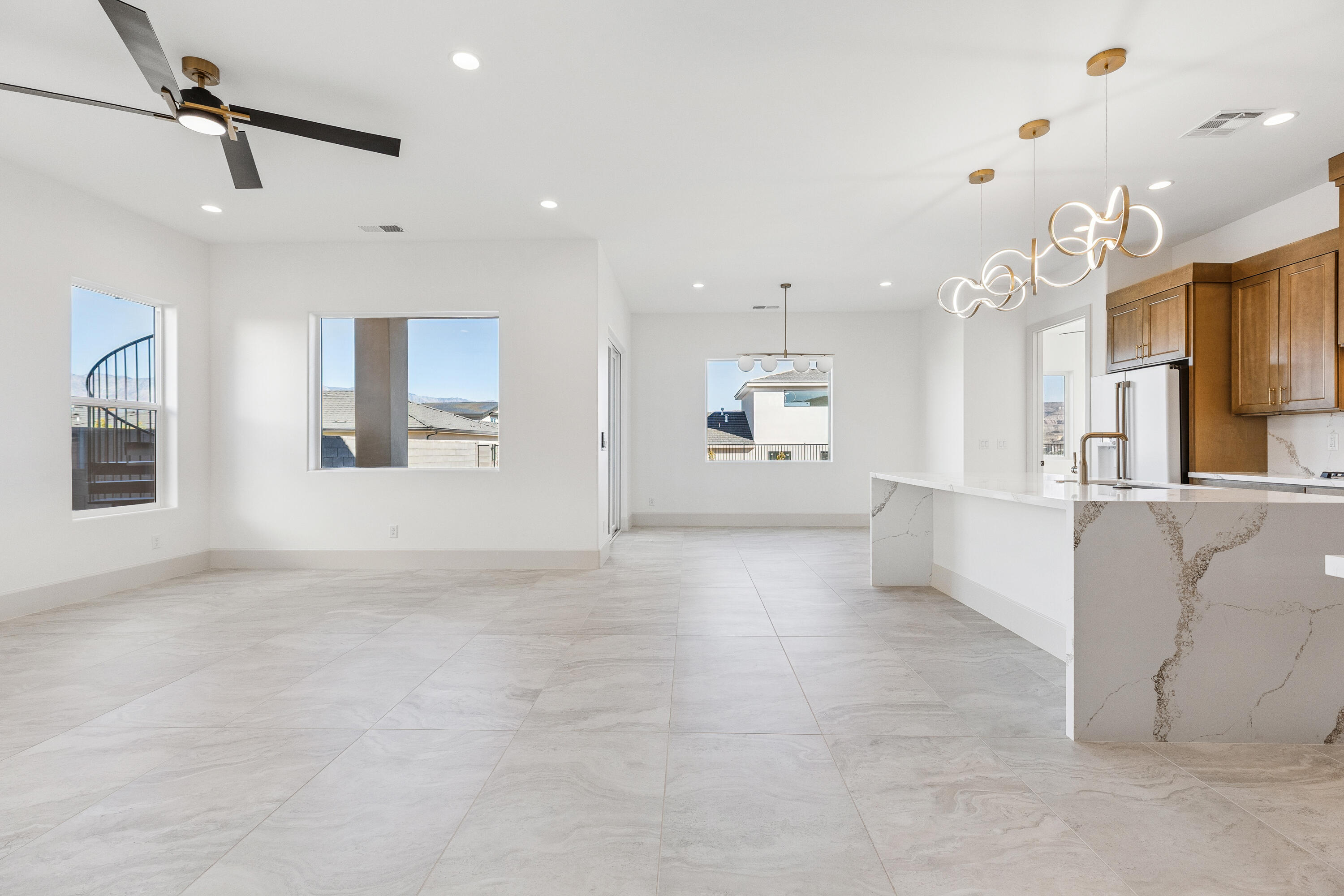 FALCON RIDGE - Residential