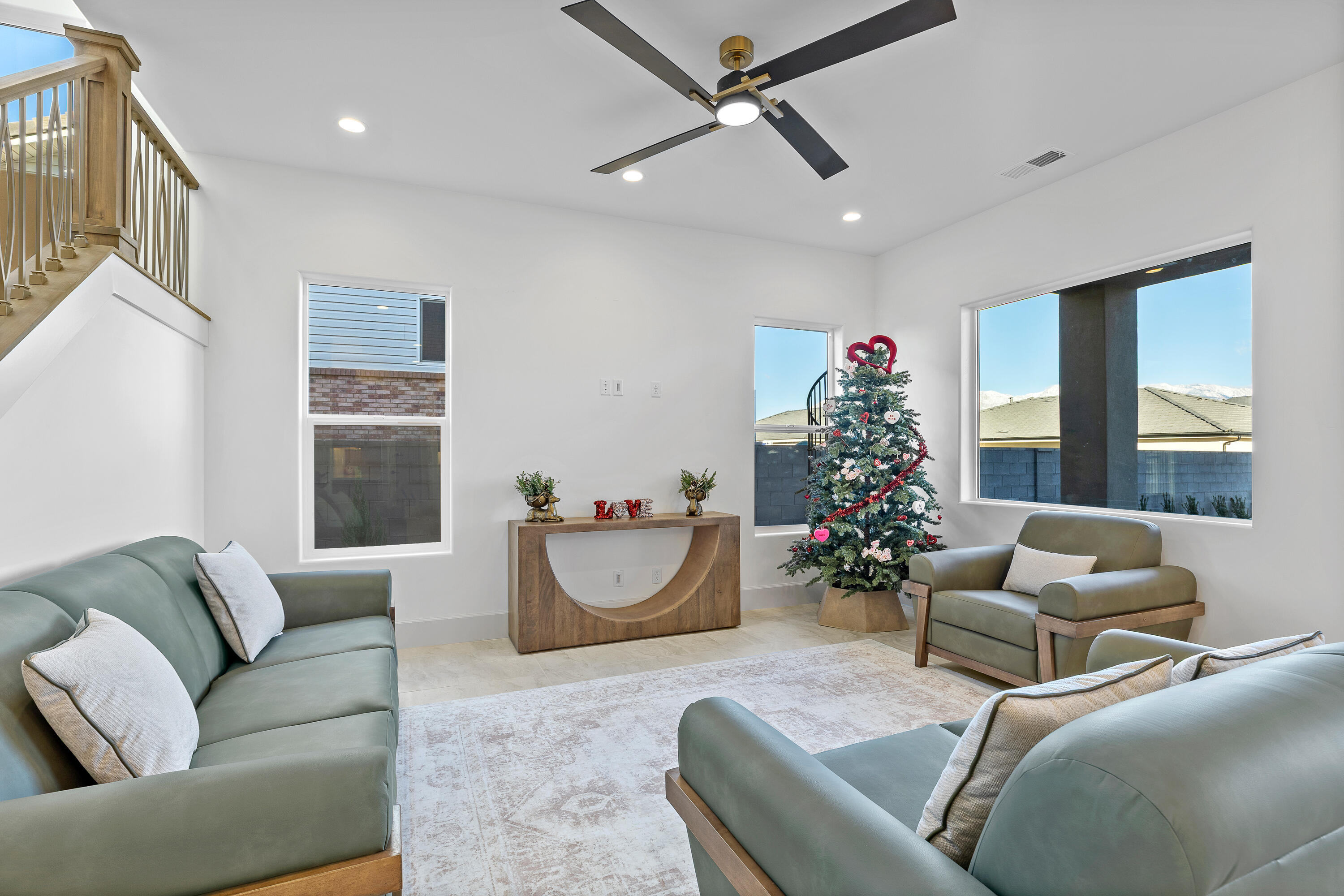 FALCON RIDGE - Residential