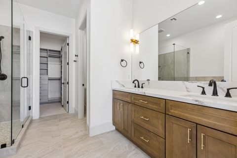 Tiny photo for 273 E 1050 N 21 #21, Hurricane, UT 84737 (MLS # 25-266255)