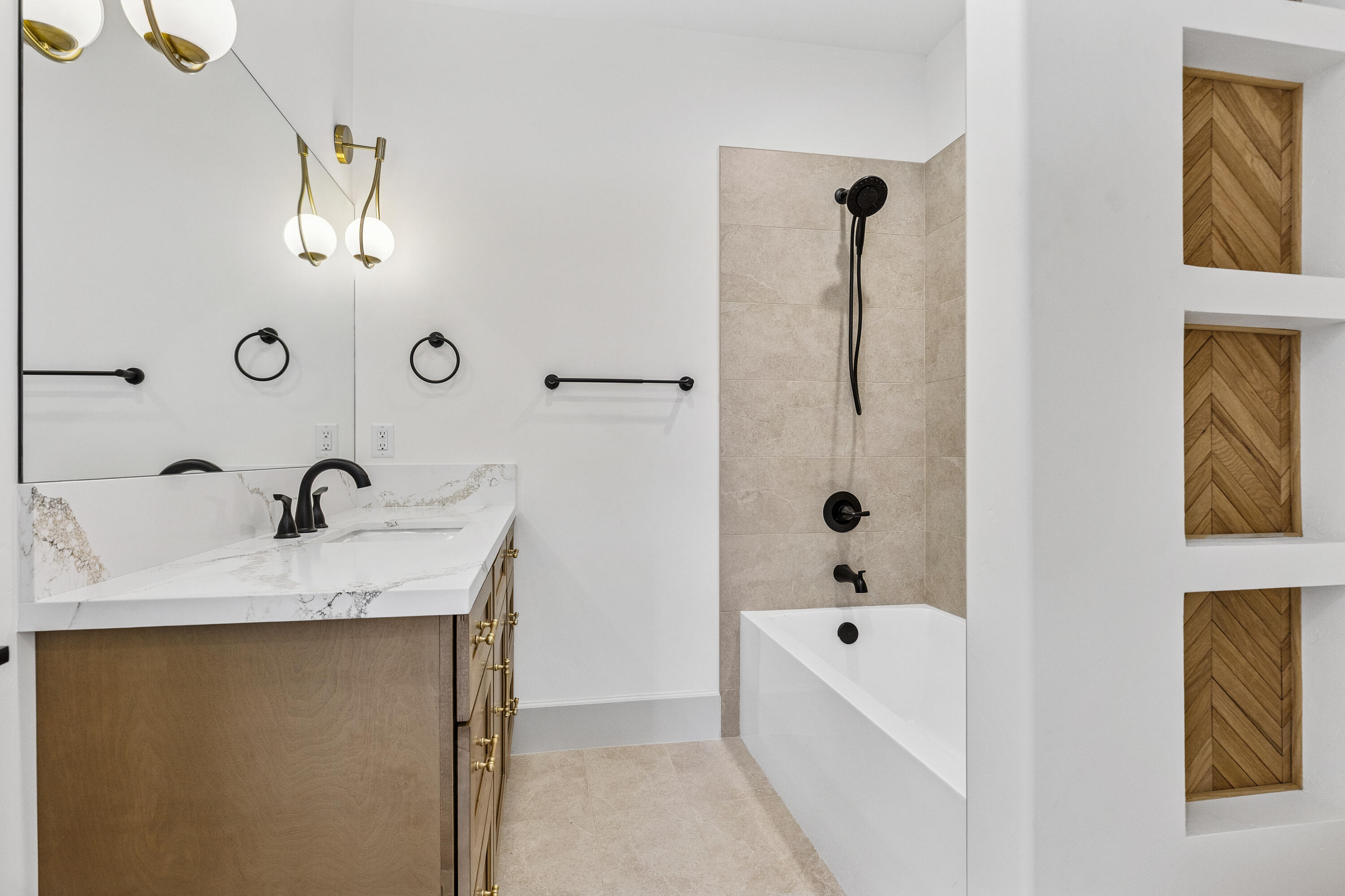 FALCON RIDGE - Residential