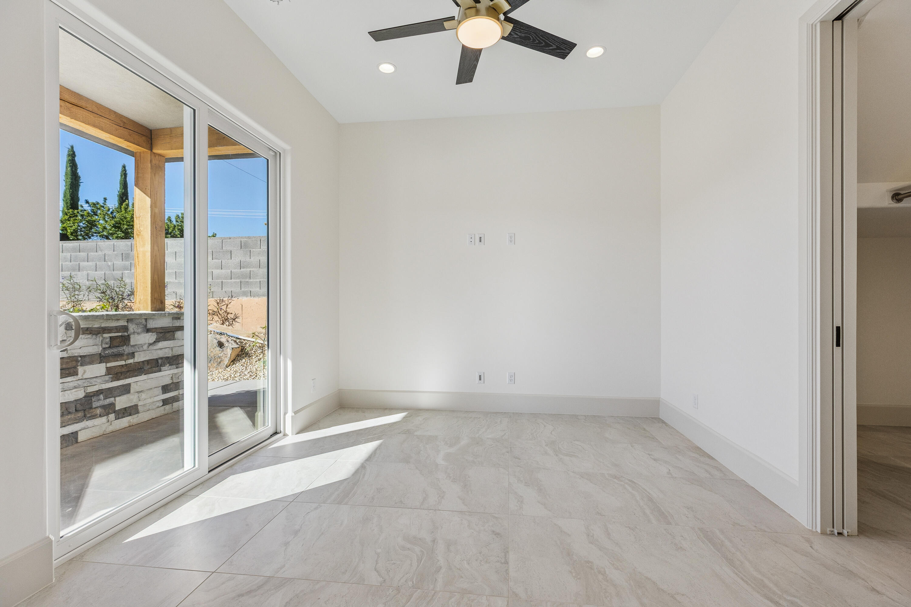 FALCON RIDGE - Residential