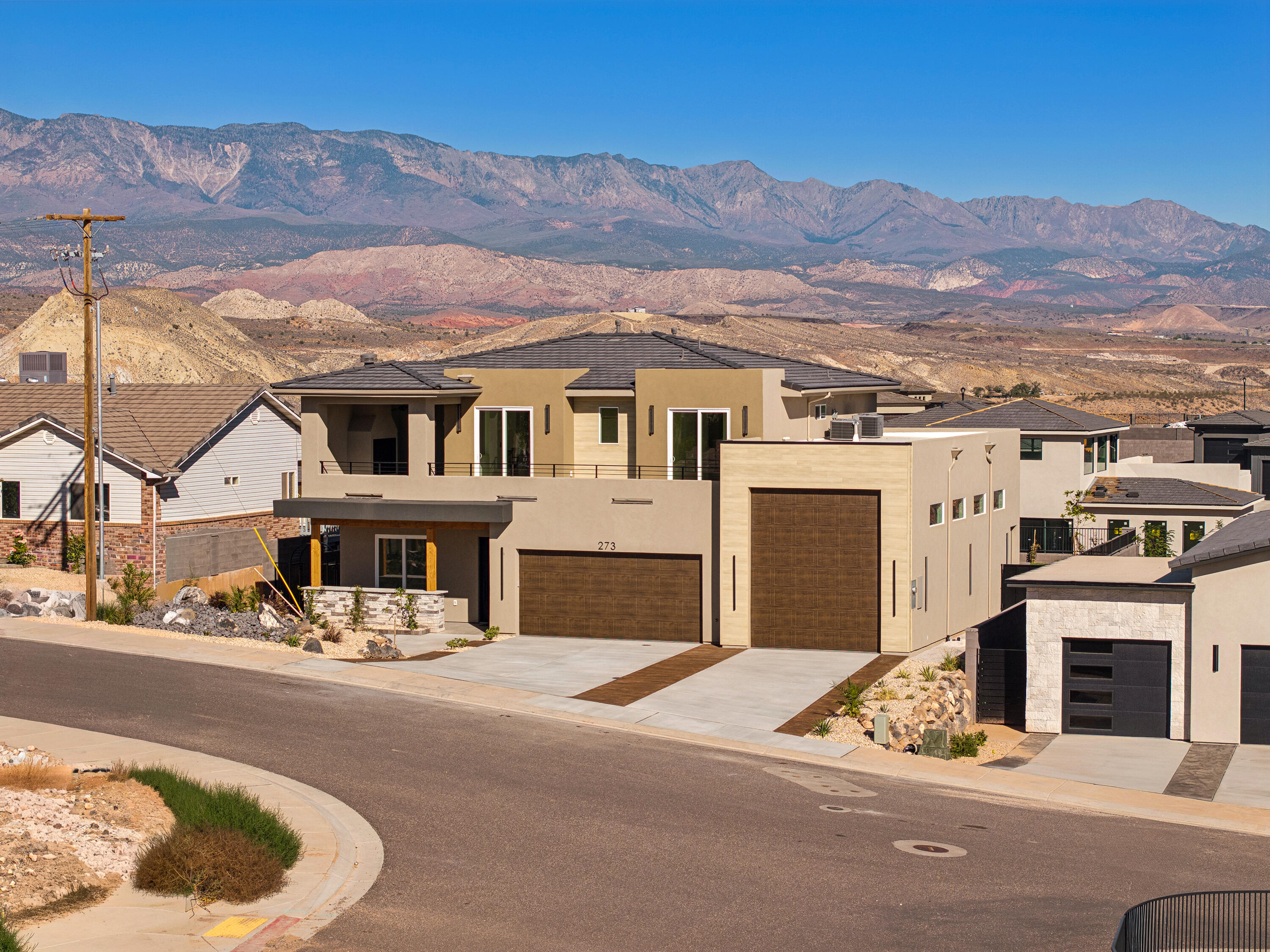 FALCON RIDGE - Residential