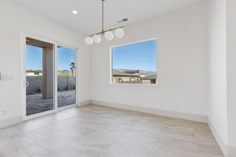 Tiny photo for 273 E 1050 N 21 #21, Hurricane, UT 84737 (MLS # 25-266255)