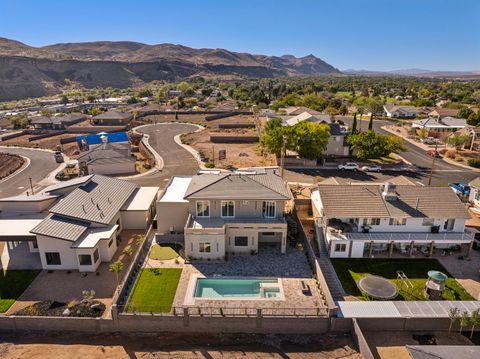 Tiny photo for 273 E 1050 N 21 #21, Hurricane, UT 84737 (MLS # 25-266255)
