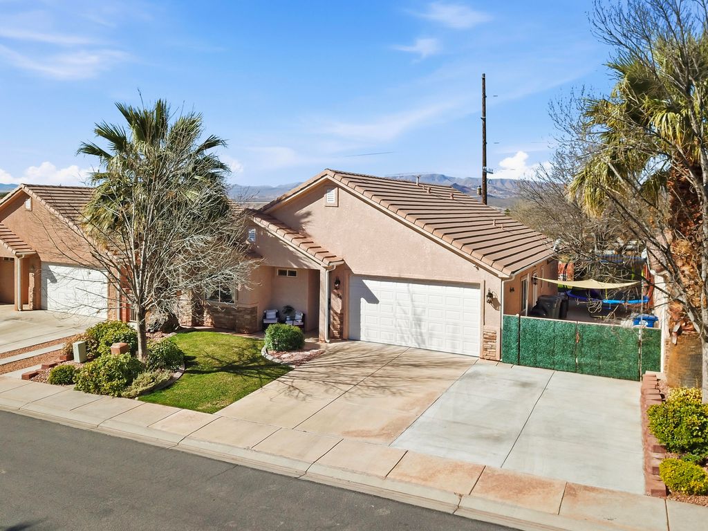 Photo of 1806 N Dixie Downs RD 36 #36, Saint George, UT 84770 (MLS # 26-269936)