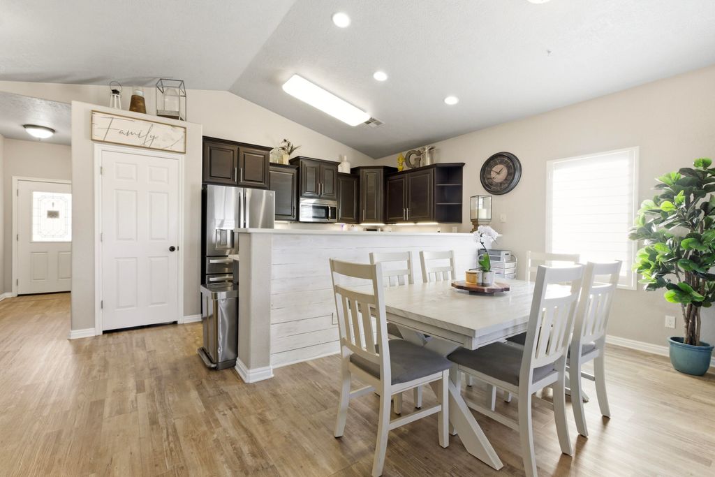 Photo of 1806 N Dixie Downs RD 36 #36, Saint George, UT 84770 (MLS # 26-269936)