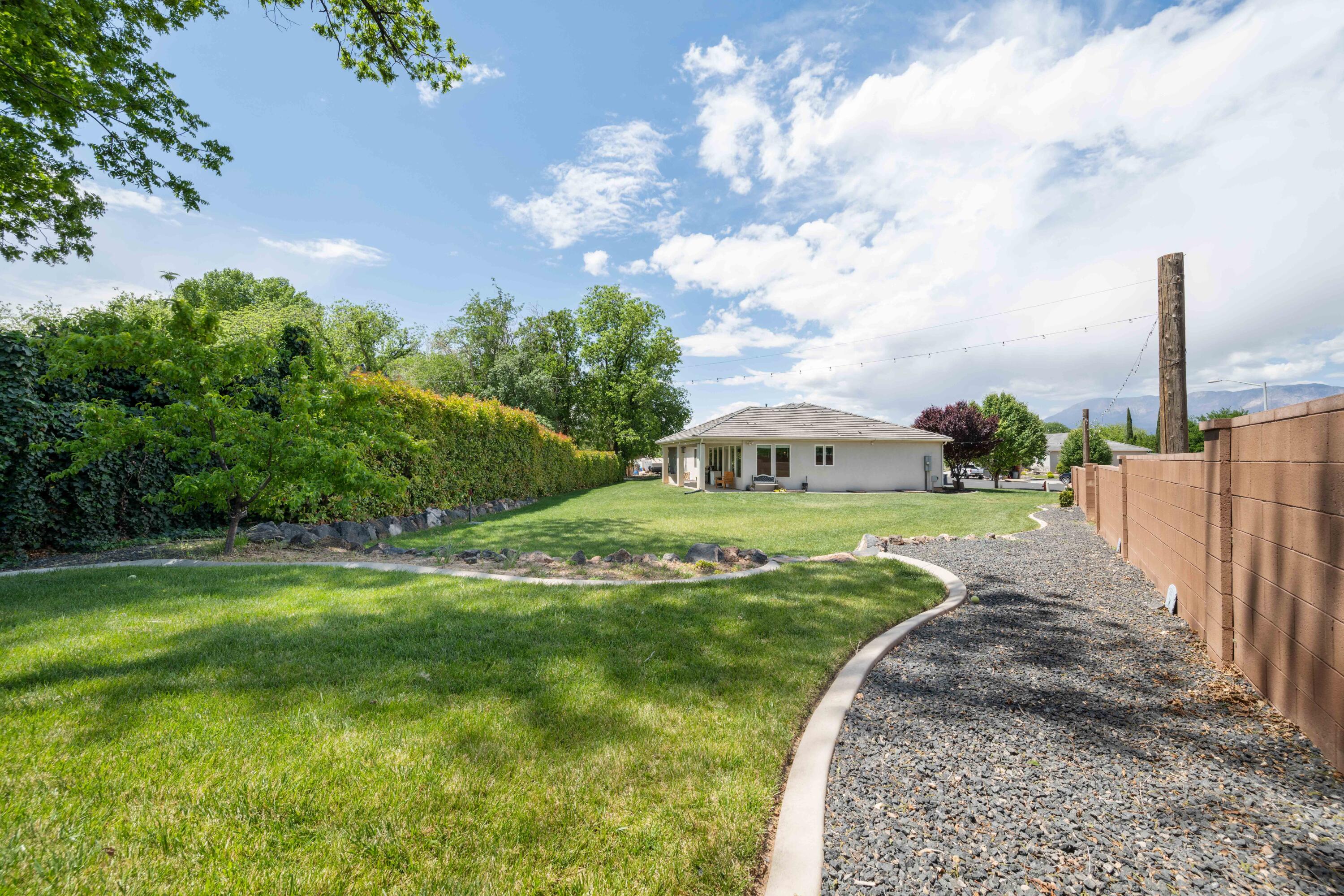 PARADISE PARK - Residential