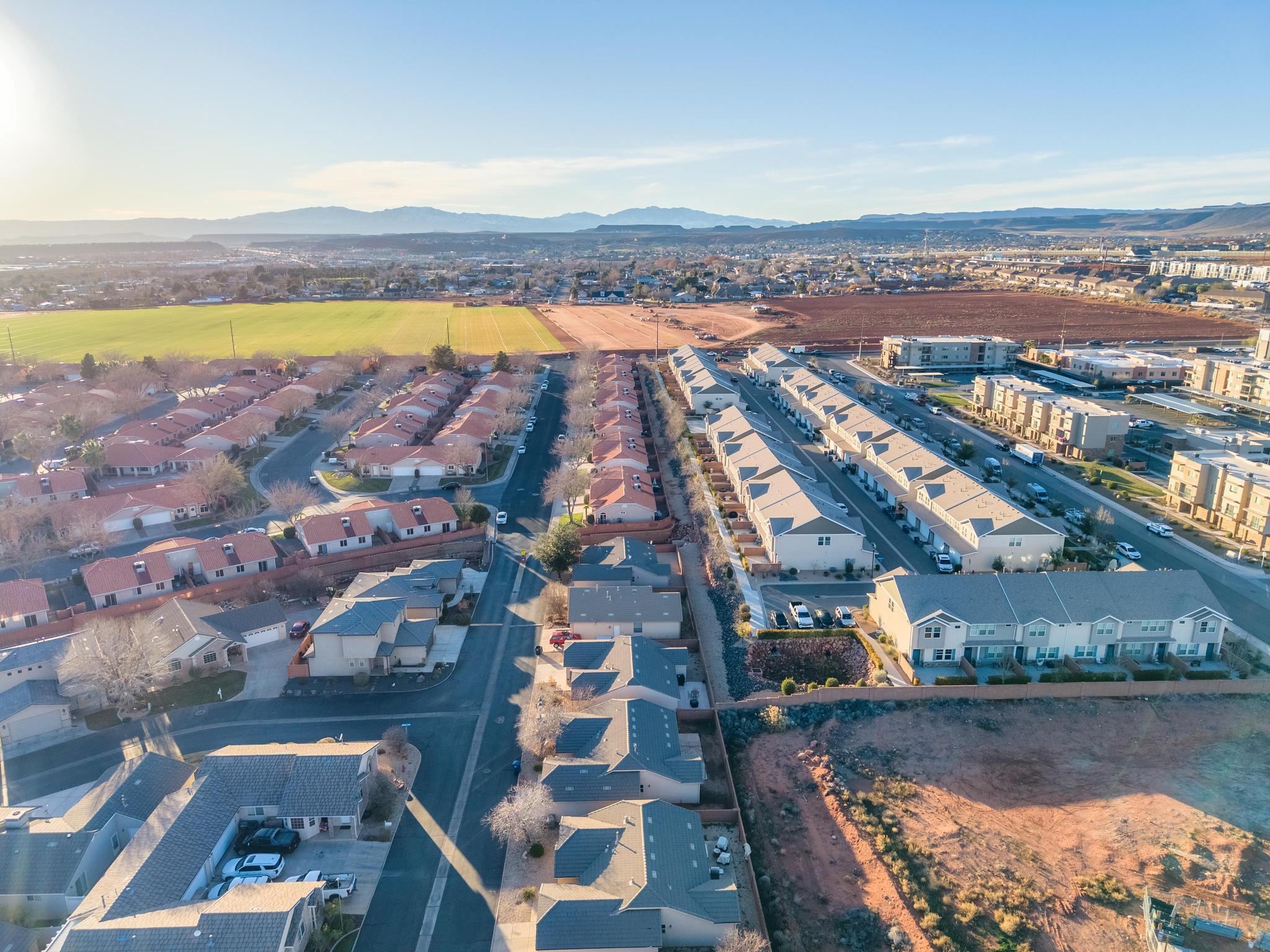 ENGLISH OAKS ESTATES - Residential