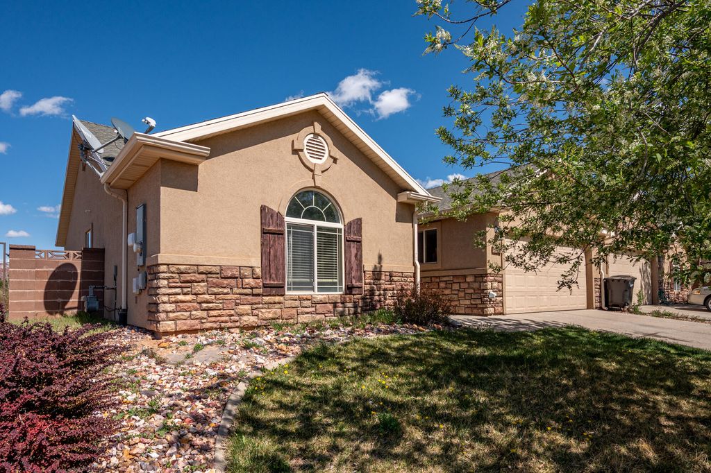 Photo of 1511 S SOUTHERN VIEW Dr, Cedar City, UT 84720 (MLS # 26-270939)