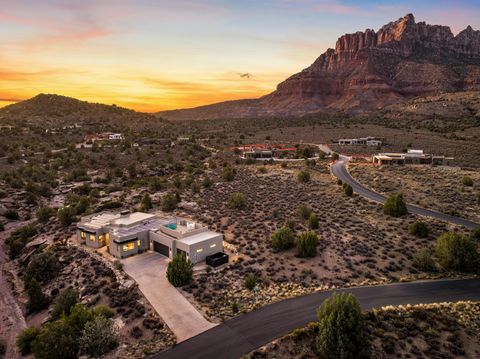 Tiny photo for 3000 NAVAJO Way, Springdale, UT 84767 (MLS # 26-273069)