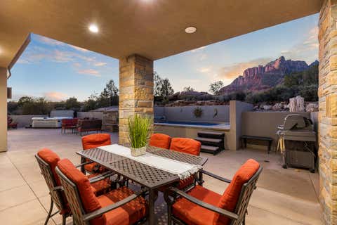 Tiny photo for 3000 NAVAJO Way, Springdale, UT 84767 (MLS # 26-273069)