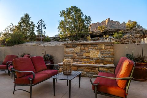 Tiny photo for 3000 NAVAJO Way, Springdale, UT 84767 (MLS # 26-273069)