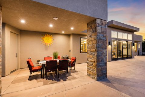 Tiny photo for 3000 NAVAJO Way, Springdale, UT 84767 (MLS # 26-273069)