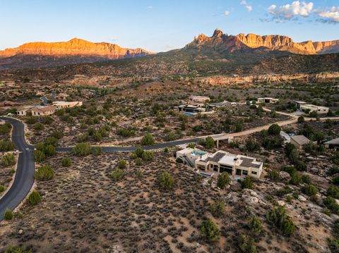 Tiny photo for 3000 NAVAJO Way, Springdale, UT 84767 (MLS # 26-273069)
