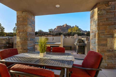 Tiny photo for 3000 NAVAJO Way, Springdale, UT 84767 (MLS # 26-273069)