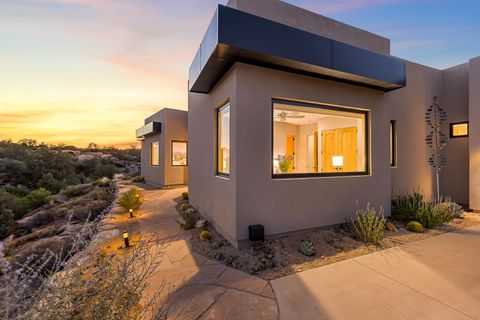 Tiny photo for 3000 NAVAJO Way, Springdale, UT 84767 (MLS # 26-273069)