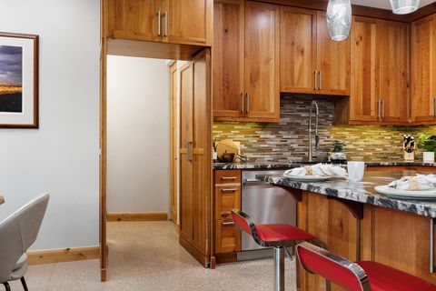 Tiny photo for 3000 NAVAJO Way, Springdale, UT 84767 (MLS # 26-273069)