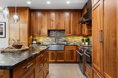 Tiny photo for 3000 NAVAJO Way, Springdale, UT 84767 (MLS # 26-273069)