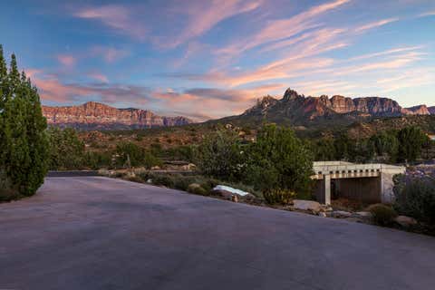 Tiny photo for 3000 NAVAJO Way, Springdale, UT 84767 (MLS # 26-273069)