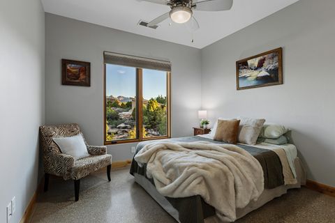 Tiny photo for 3000 NAVAJO Way, Springdale, UT 84767 (MLS # 26-273069)