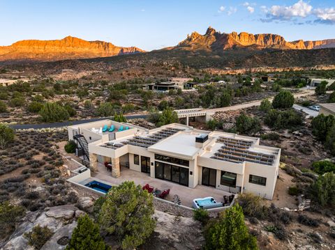 Tiny photo for 3000 NAVAJO Way, Springdale, UT 84767 (MLS # 26-273069)