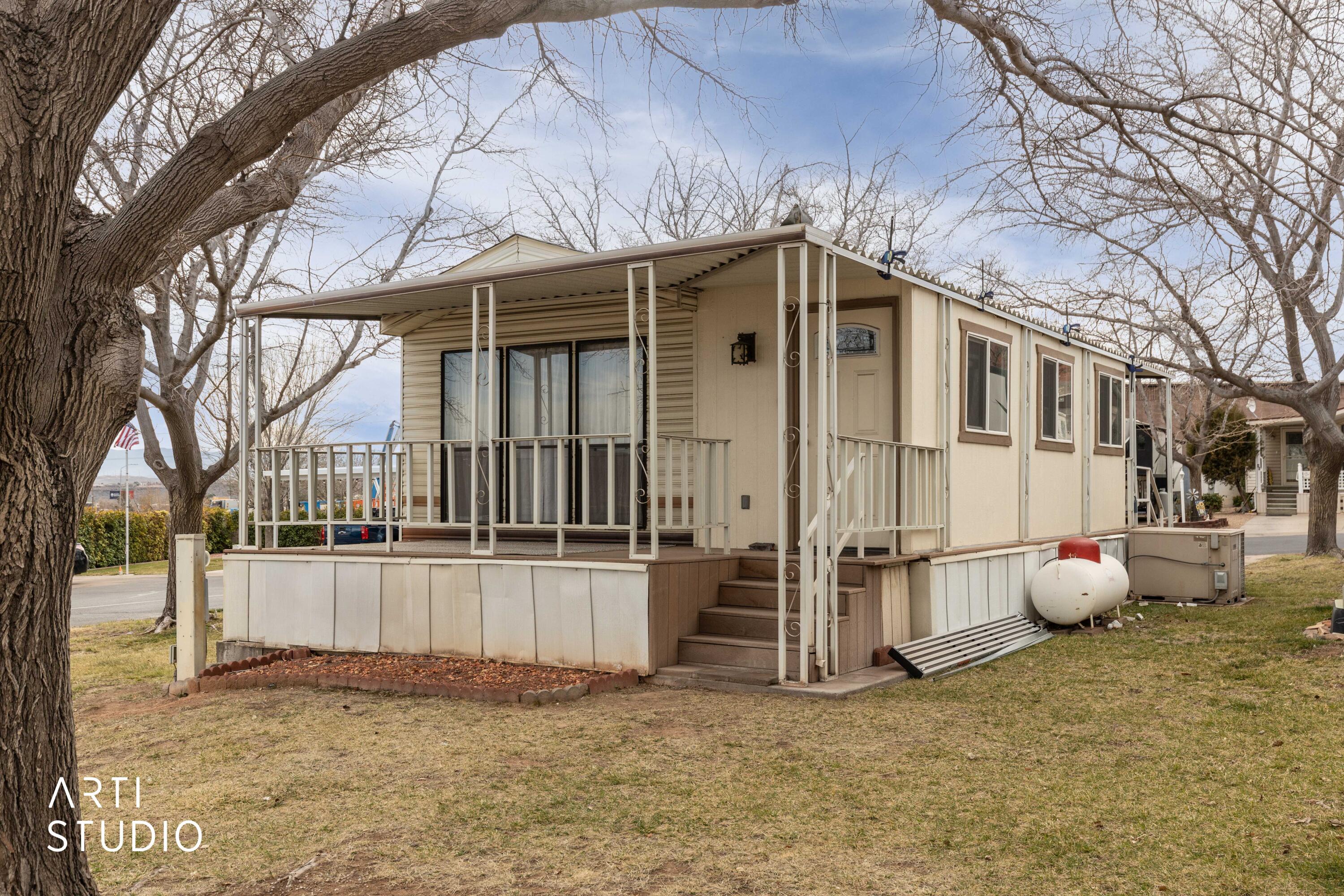 CANYON BREEZE RV RESORT - Residential