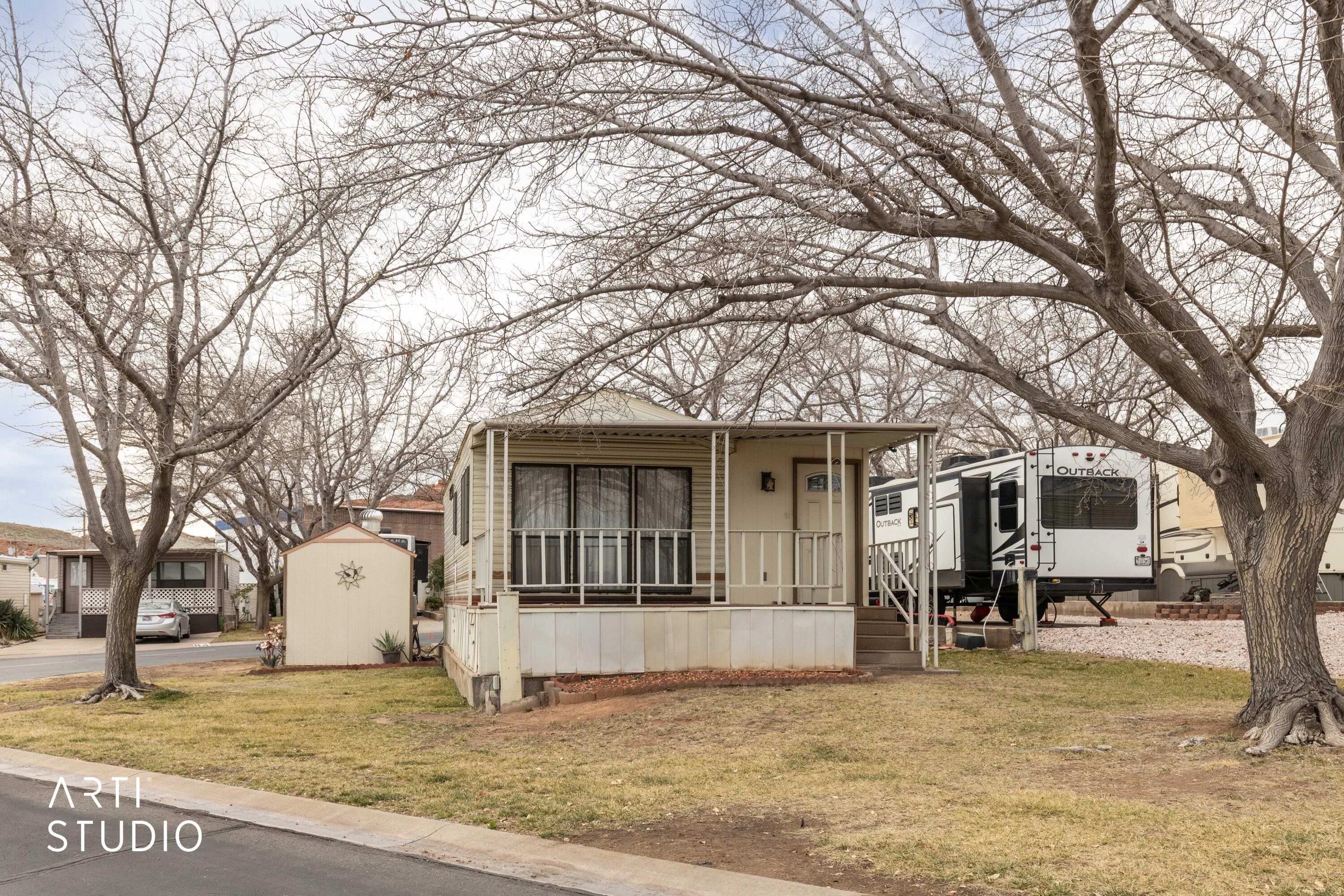 CANYON BREEZE RV RESORT - Residential