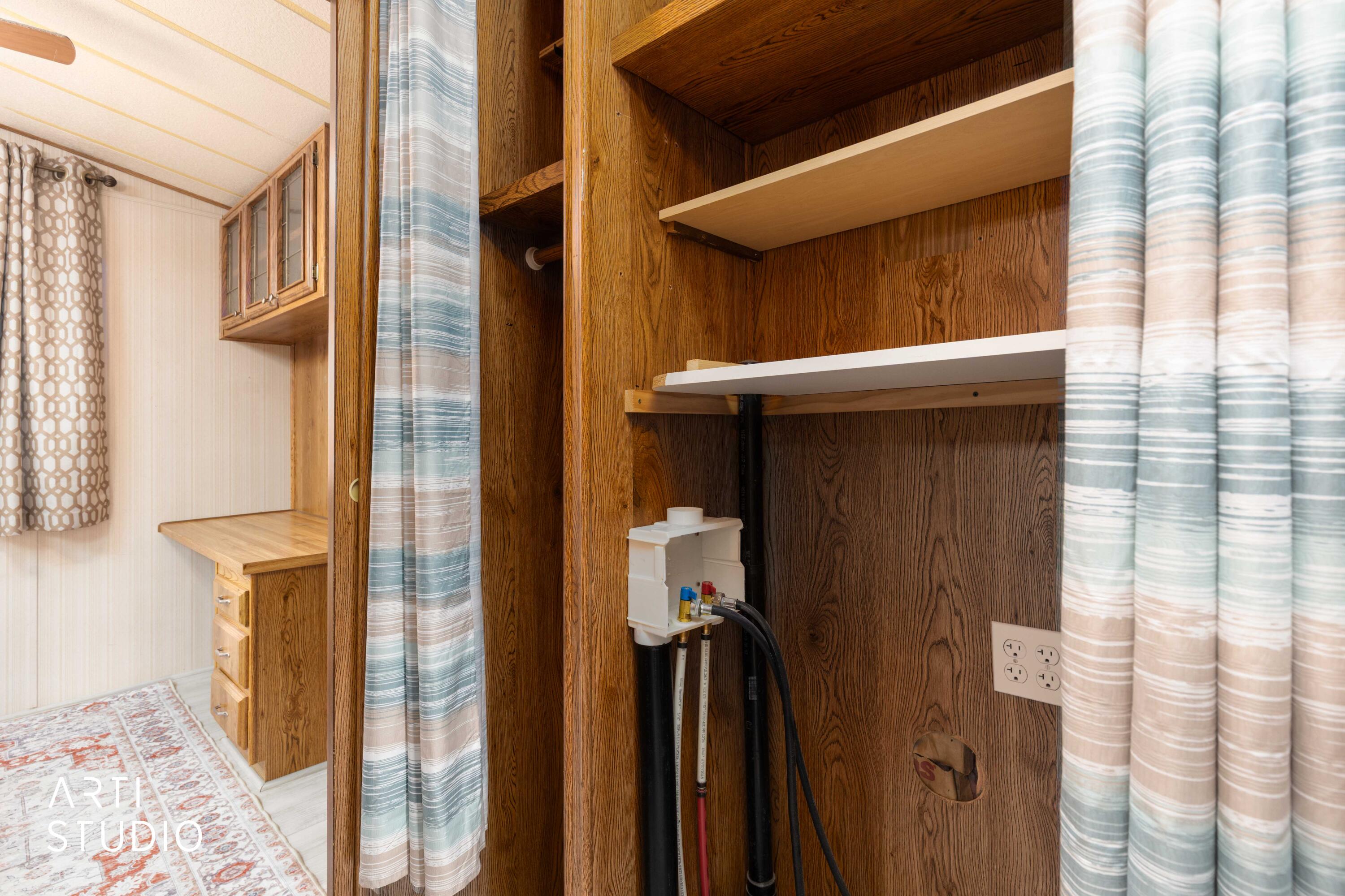 CANYON BREEZE RV RESORT - Residential