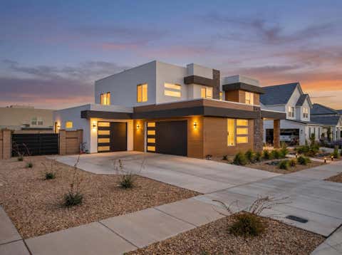 Tiny photo for 552 W CANYON PINE DR, Saint George, UT 84790 (MLS # 26-273347)