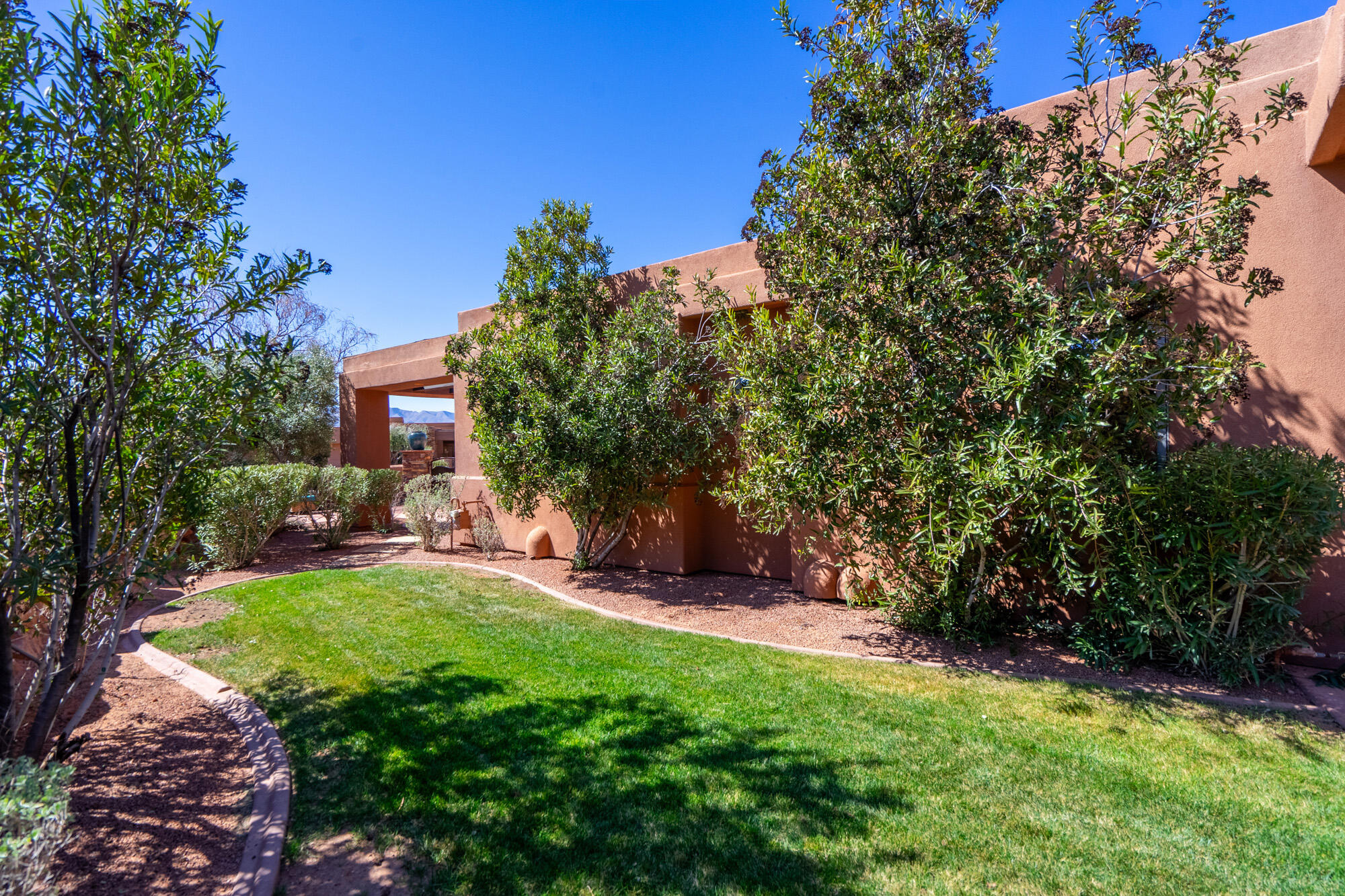 KACHINA SPRINGS EAST AT ENTRADA - Residential