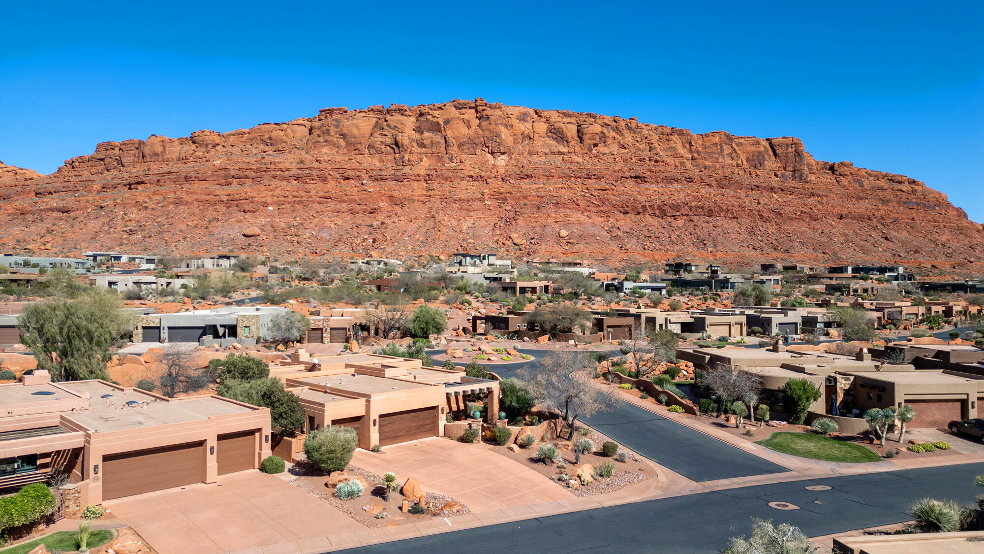 KACHINA SPRINGS EAST AT ENTRADA - Residential