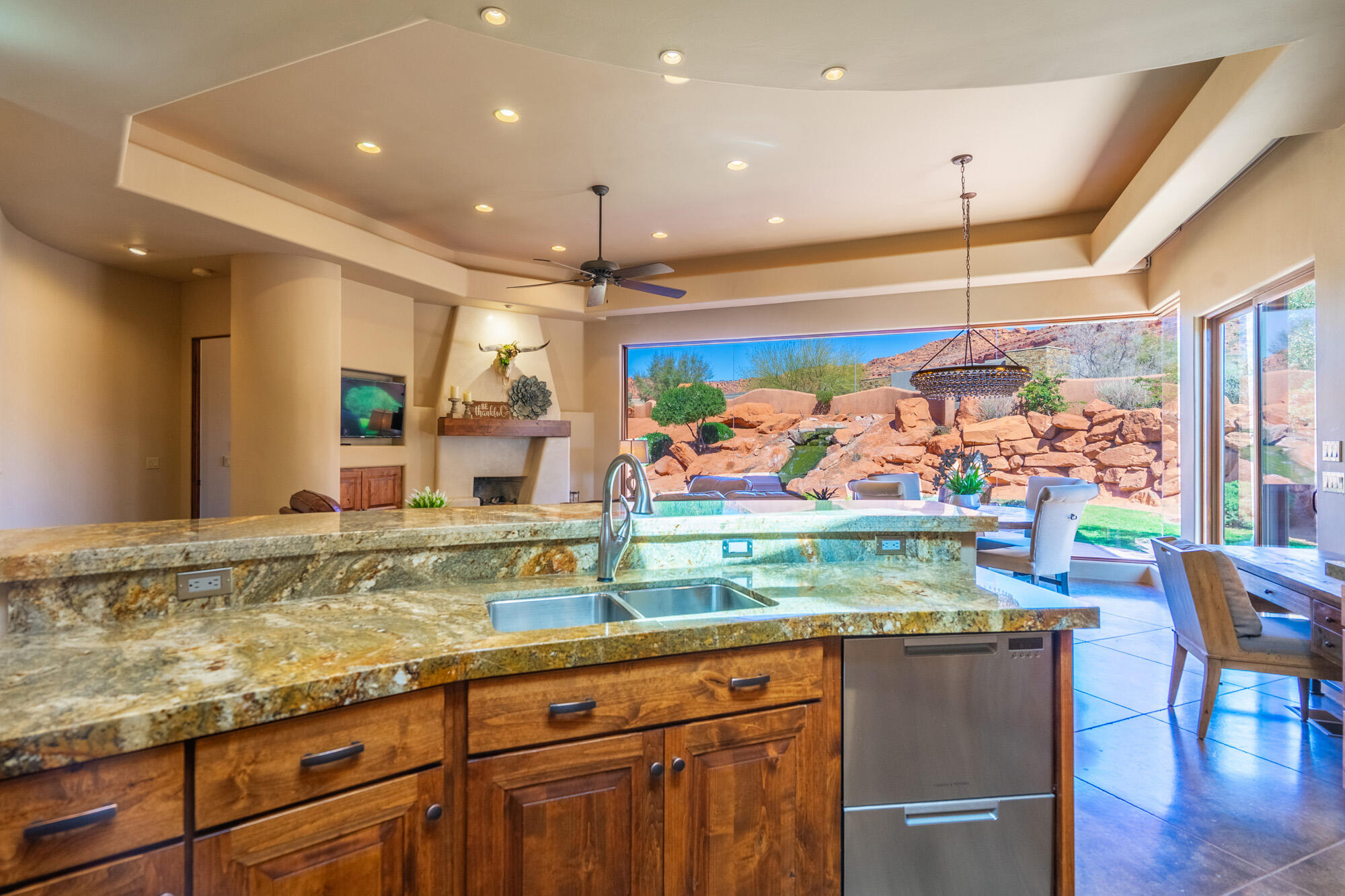 KACHINA SPRINGS EAST AT ENTRADA - Residential