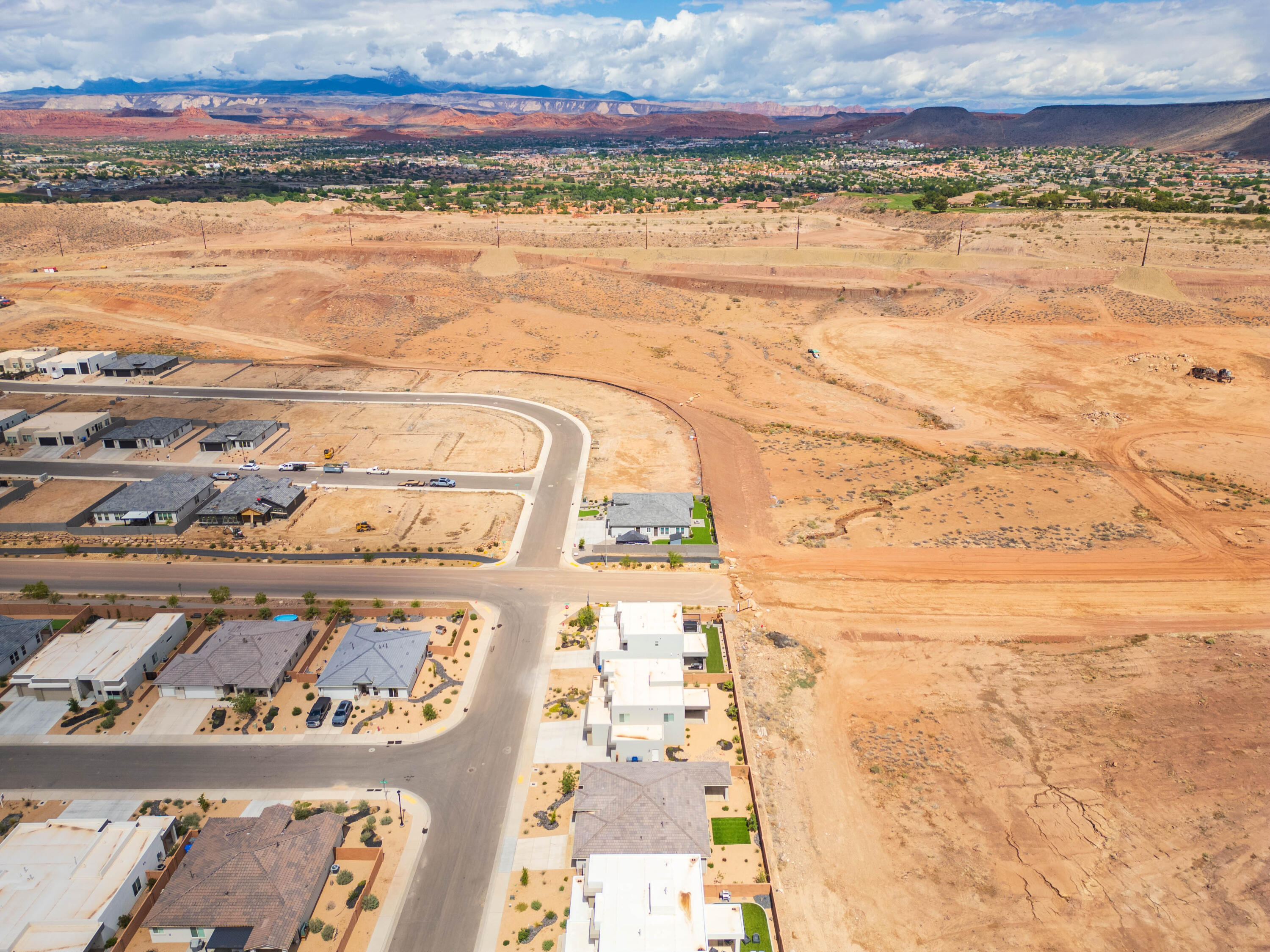 SALARNO HILLS AT DIVARIO - Residential