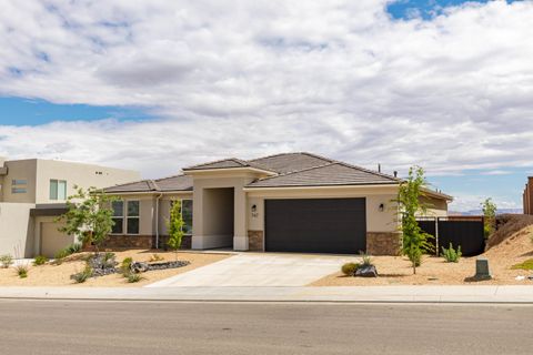 Photo of 747 MINCIO DR, Saint George, UT 84770 (MLS # 26-271328)