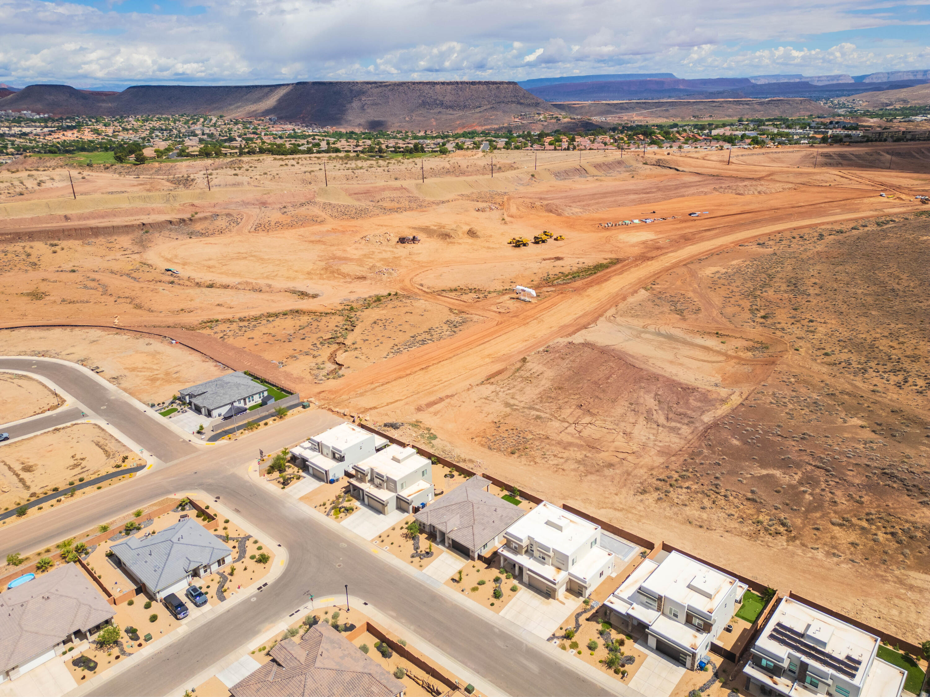 SALARNO HILLS AT DIVARIO - Residential