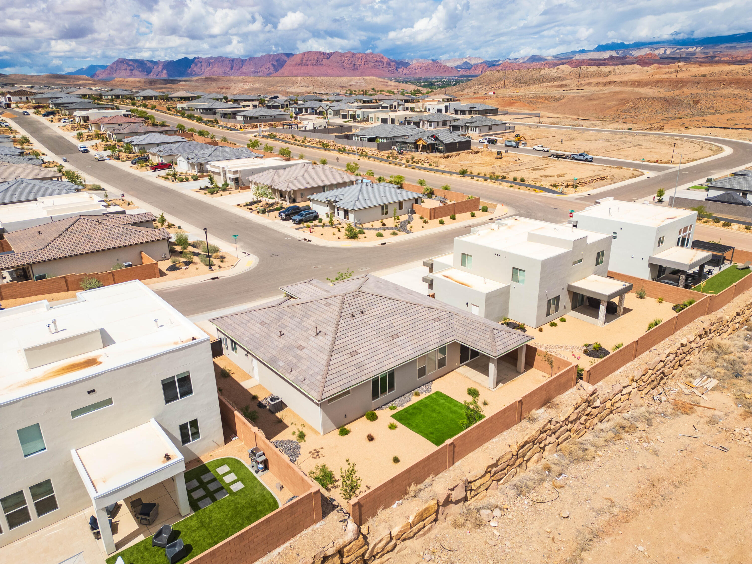 SALARNO HILLS AT DIVARIO - Residential