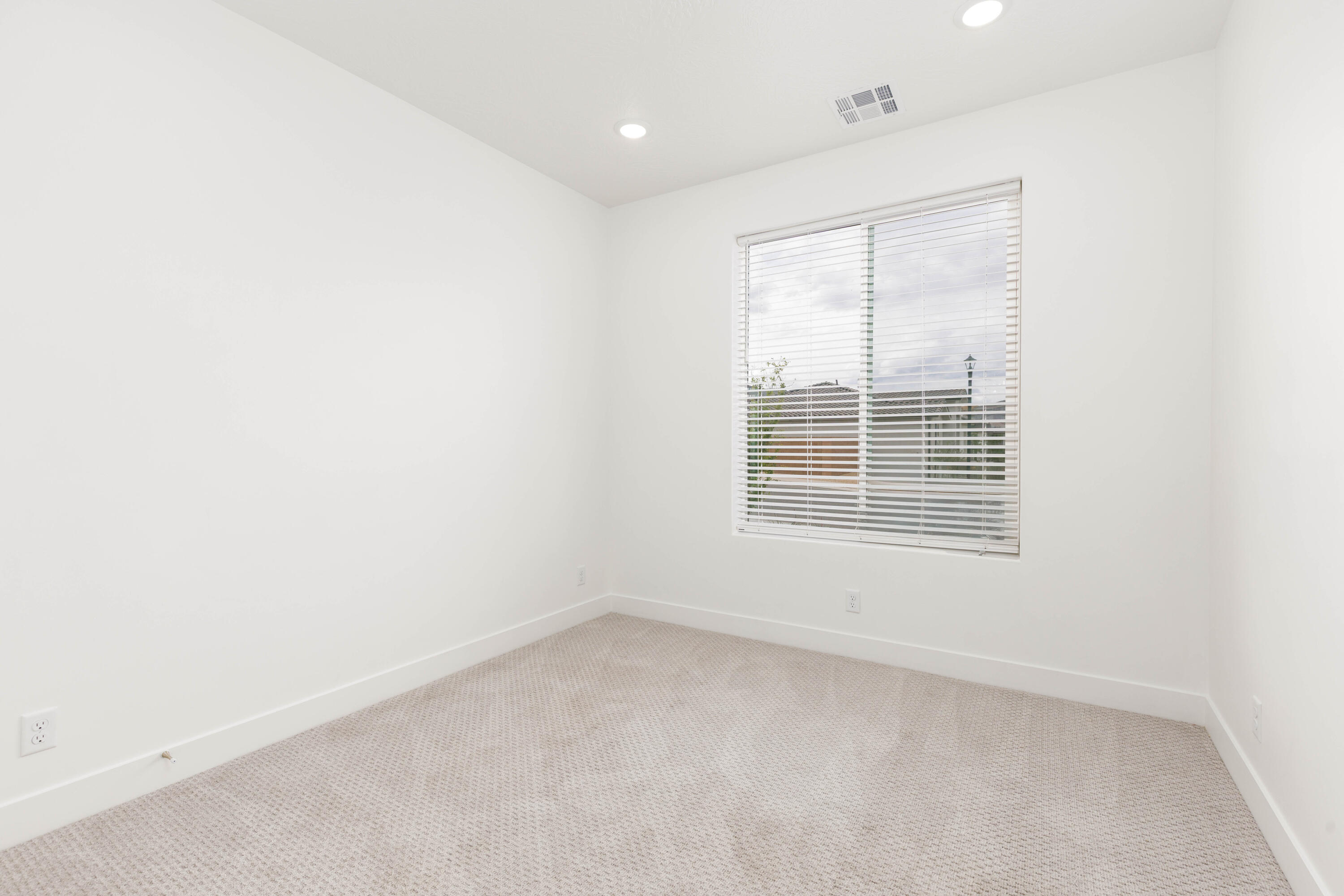 SALARNO HILLS AT DIVARIO - Residential