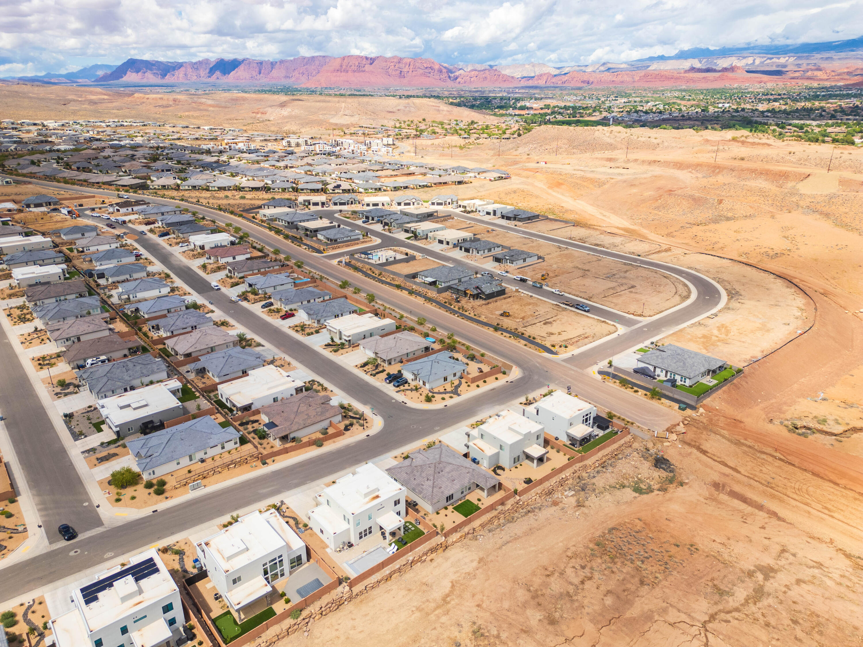 SALARNO HILLS AT DIVARIO - Residential