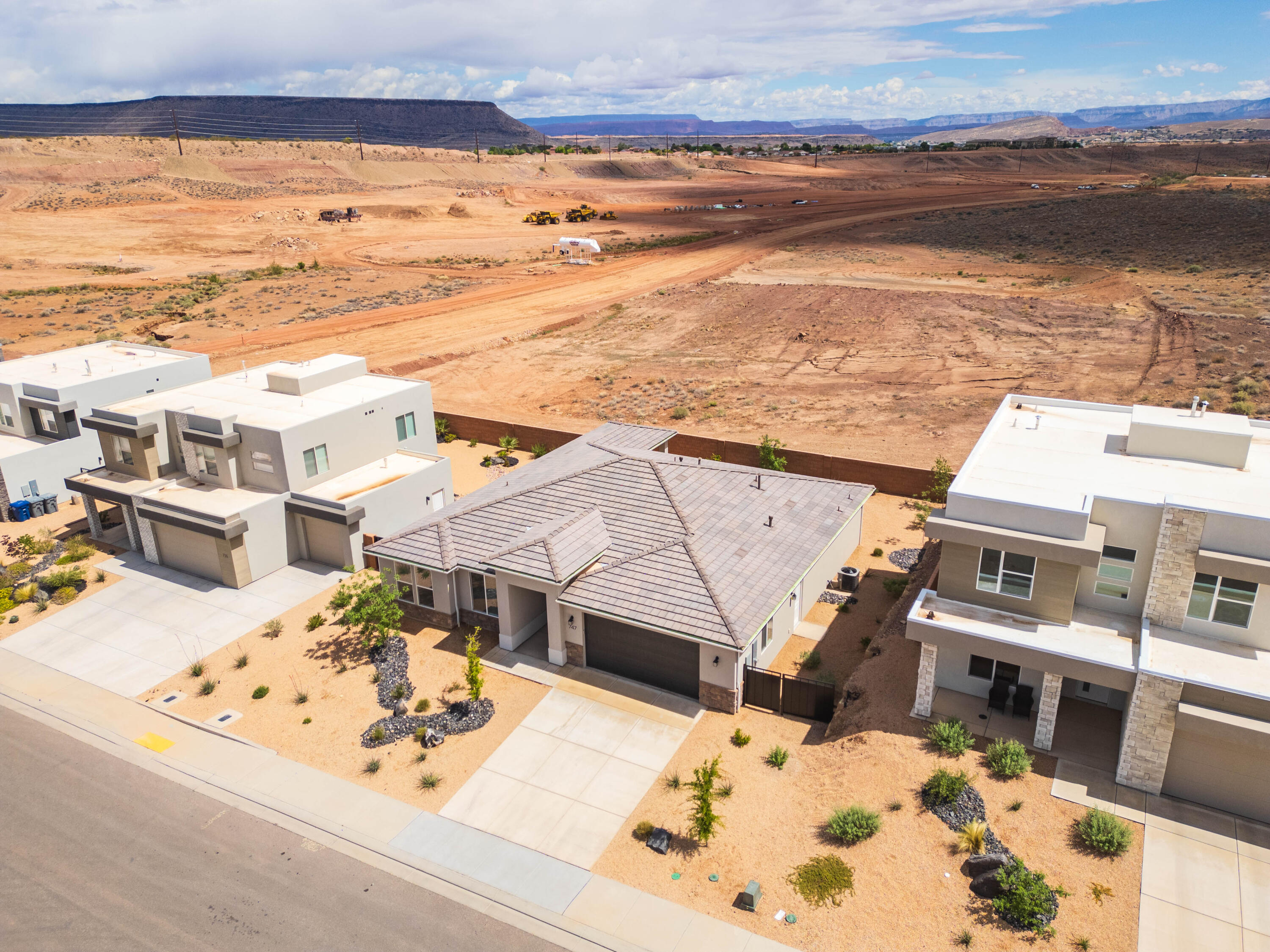 SALARNO HILLS AT DIVARIO - Residential