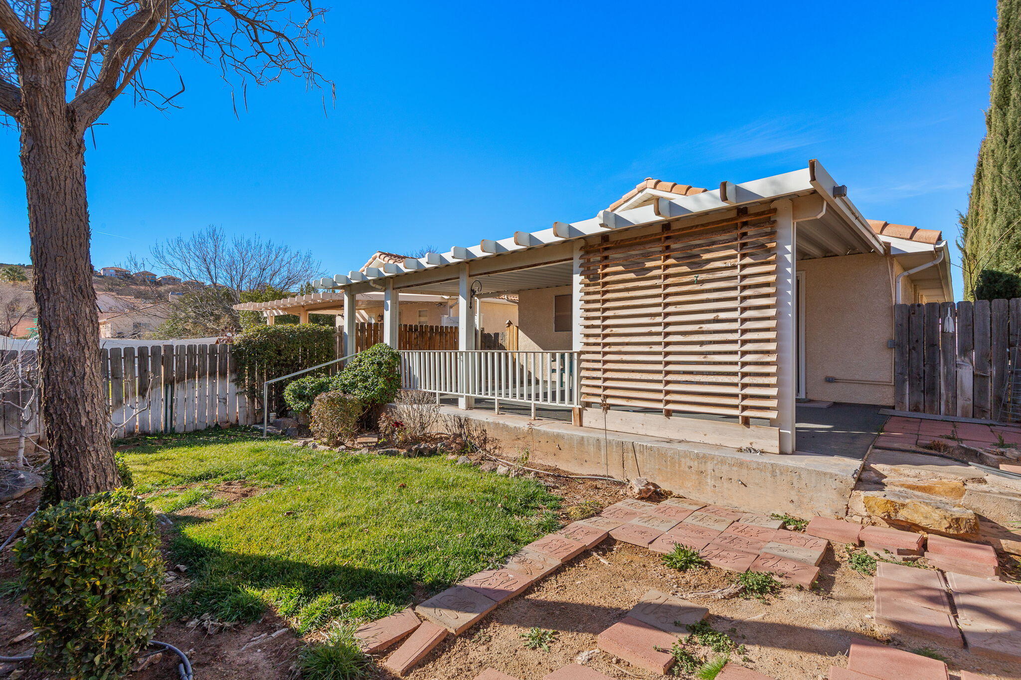 RIDGEPOINTE - Residential