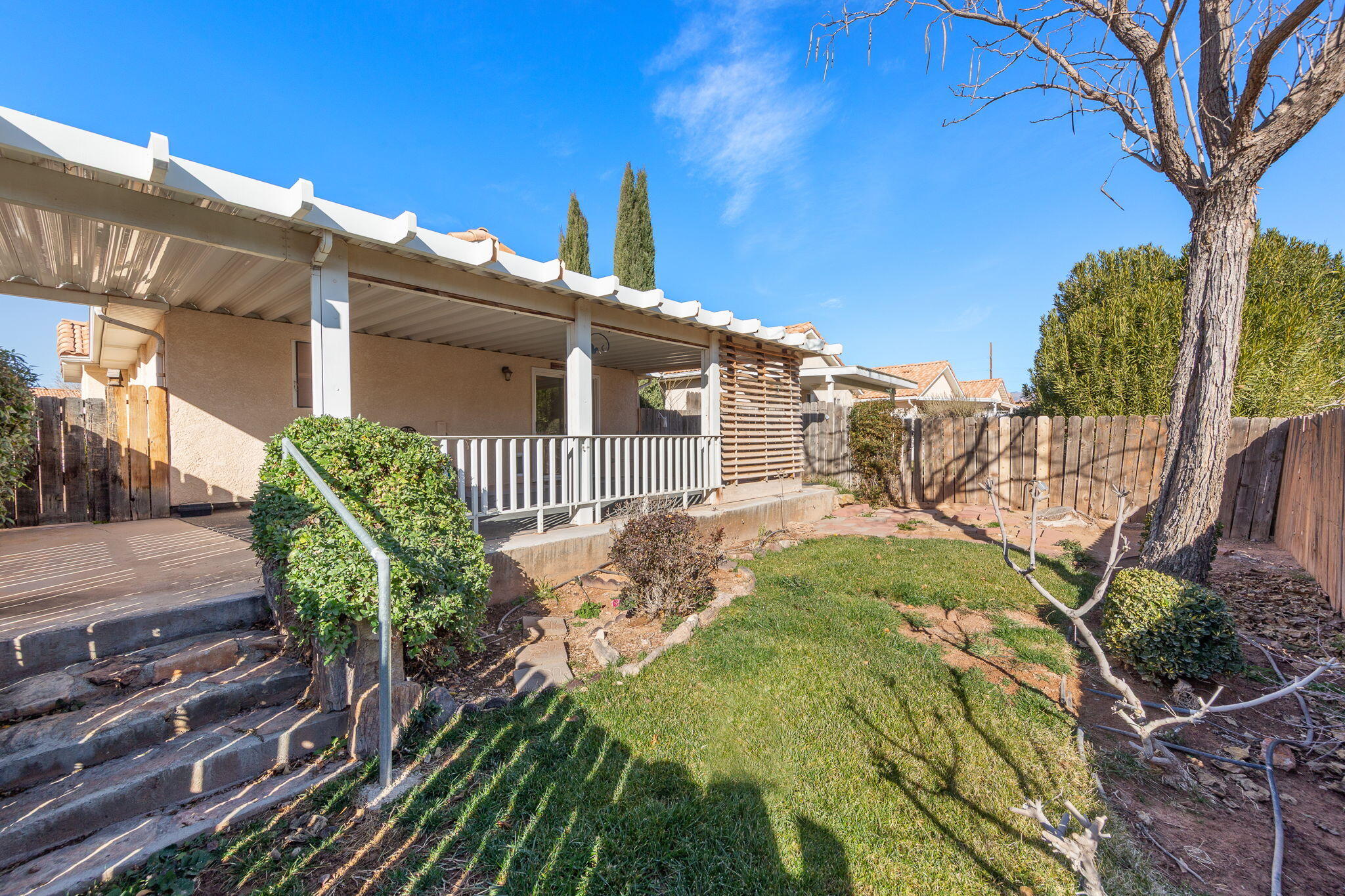 RIDGEPOINTE - Residential